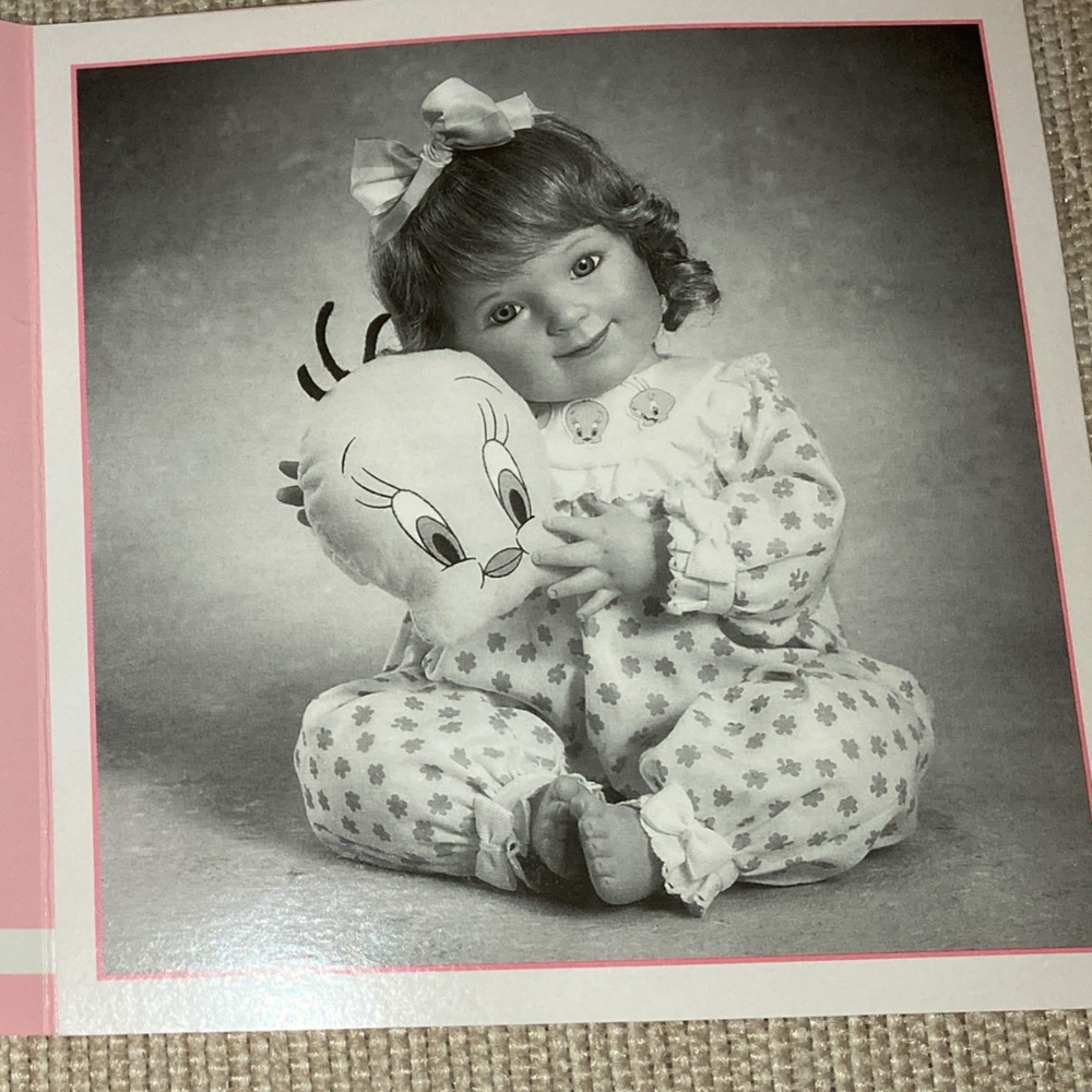 NEW “A SNUGGLE WITH TWEETY” #93023 ASHTON-DRAKE - ORIGINAL BOX & COA